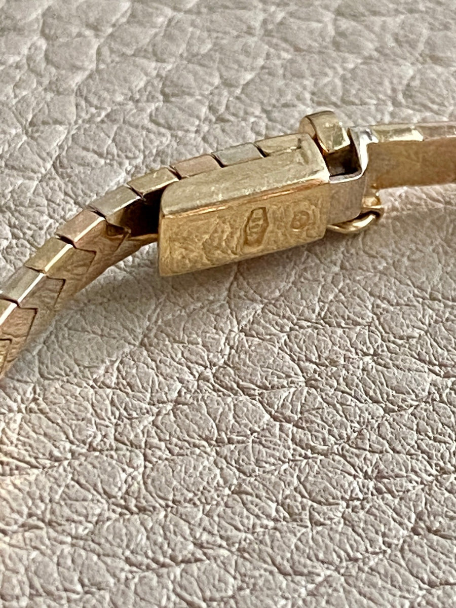 SLEEK! 18k gold tri-color vintage chevron pattern bracelet - 7 inch length