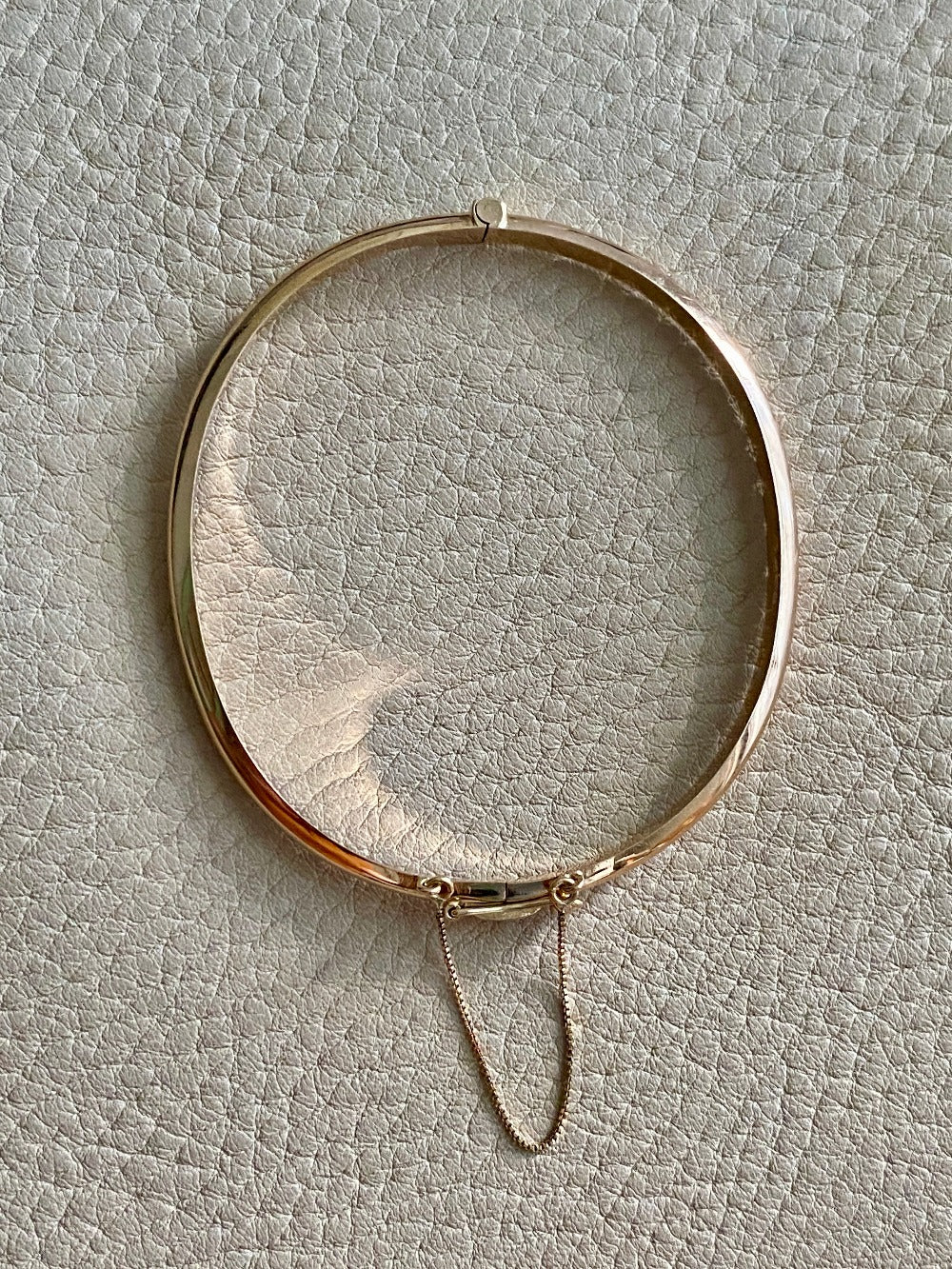 Immaculate! 1994 Finnish vintage 14k gold hinged bangle bracelet