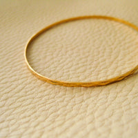 1960s Italian faceted bangle 18k solid yellow gold bracelet
