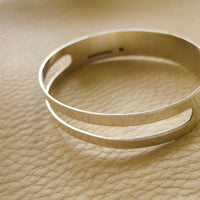 1965 Modernist Finnish silver polished bracelet with oval cutout