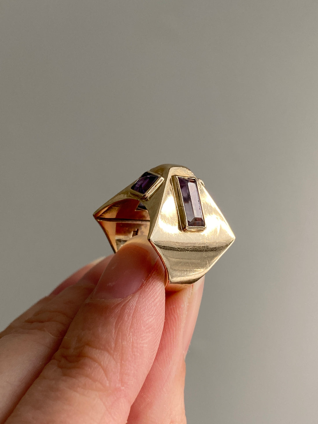 Unique Pyramid-form Amethyst and 14k Gold ring - Jørgen Larsen - size 4 - Vintage midcentury 1957-1973
