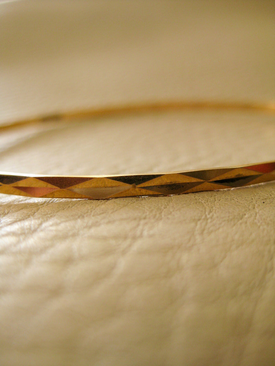 1960s Italian faceted bangle 18k solid yellow gold bracelet