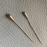 Two 18k gold droplet scarf or hat pins - Sweden 1920s