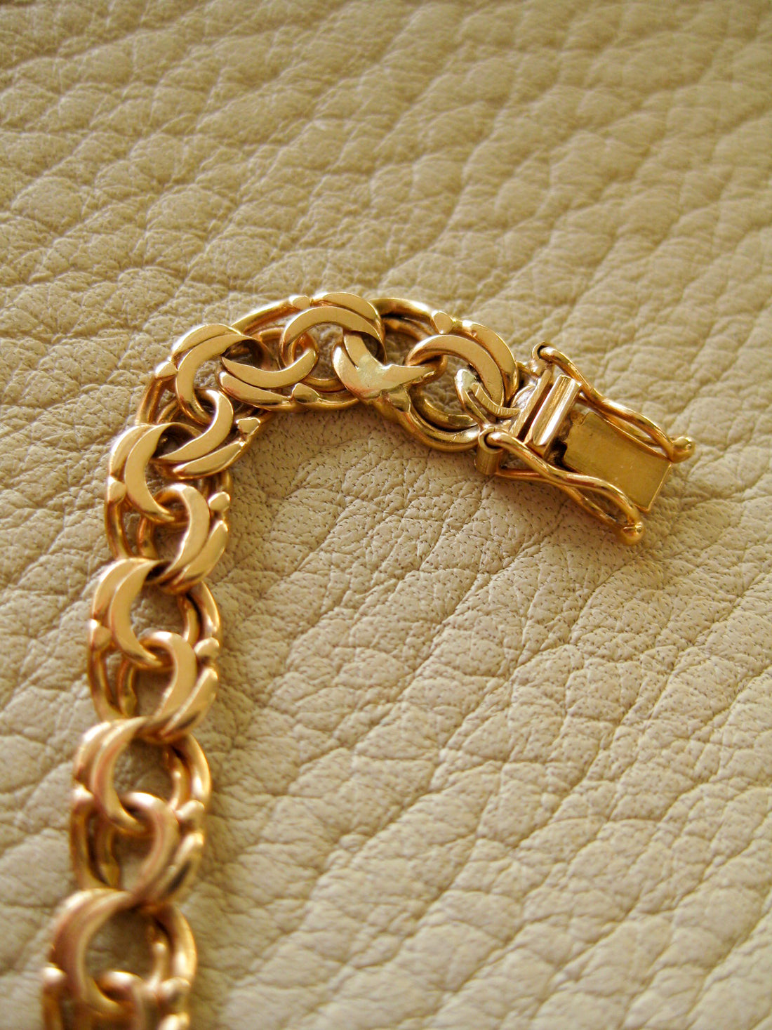 Delicate 18k double-link solid gold bracelet - Trelleborg, Sweden 1963